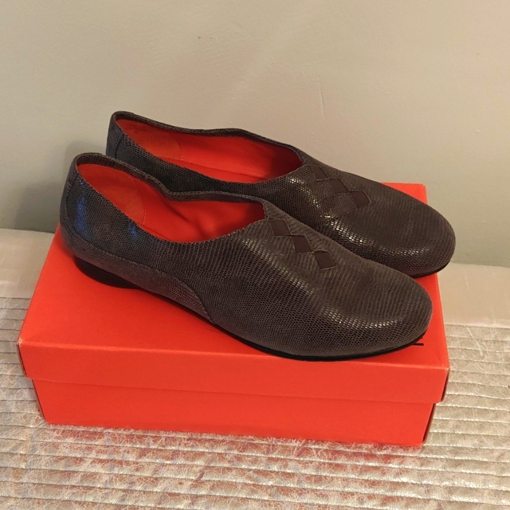 Maccari women's shoes, size 10